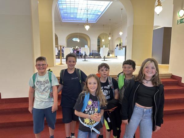 Kinder ins Theater